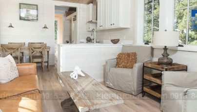 Ngôi nhà nhỏ xinh giữa đồng cỏ ghi điểm bởi thiết kế nội thất mộc mạc và ấm cúng