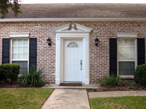 Tư vấn thiết kế cửa chính nhà phố