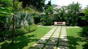 Thiết kế nhà đẹp với sân vườn dịu êm