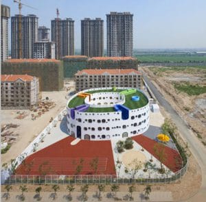 Thiết kế Trường mầm non 3 tầng với những đường cong sắc màu