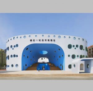 Thiết kế Trường mầm non 3 tầng với những đường cong sắc màu