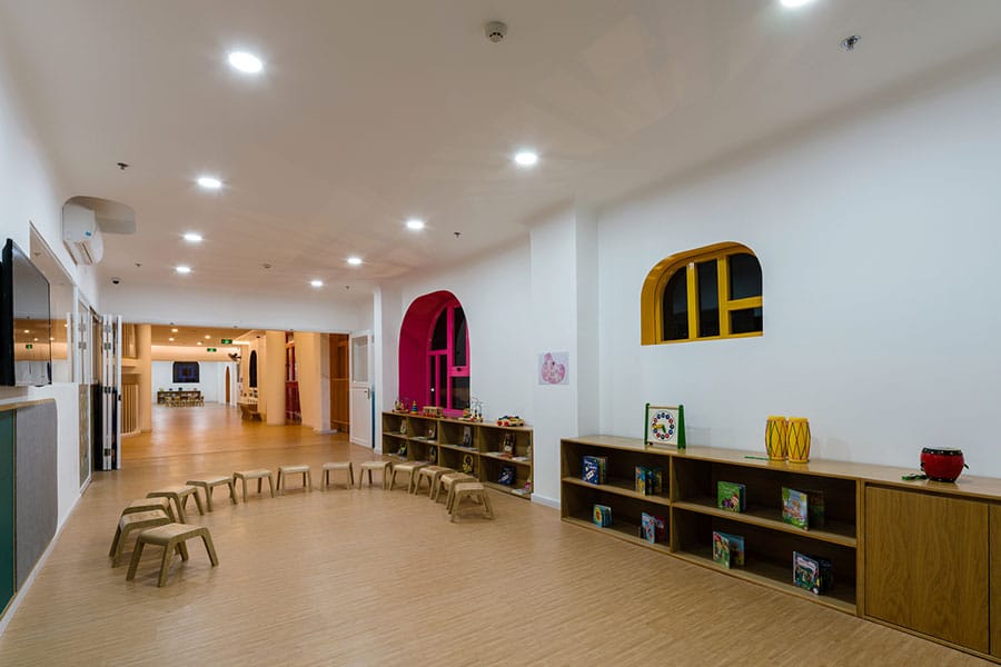 Thiết kế trường mầm non 5 tầng với kiến trúc độc đáo nhiều sắc màu