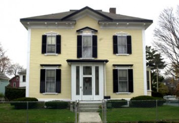 Thiết kế cửa chính nhà phố đẹp