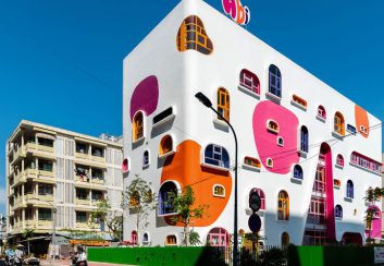 Thiết kế trường mầm non 5 tầng với kiến trúc độc đáo nhiều sắc màu