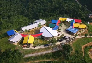 Thiết kế Trường Tiểu học với kiến trúc độc đáo như bông hoa giữa đại ngàn
